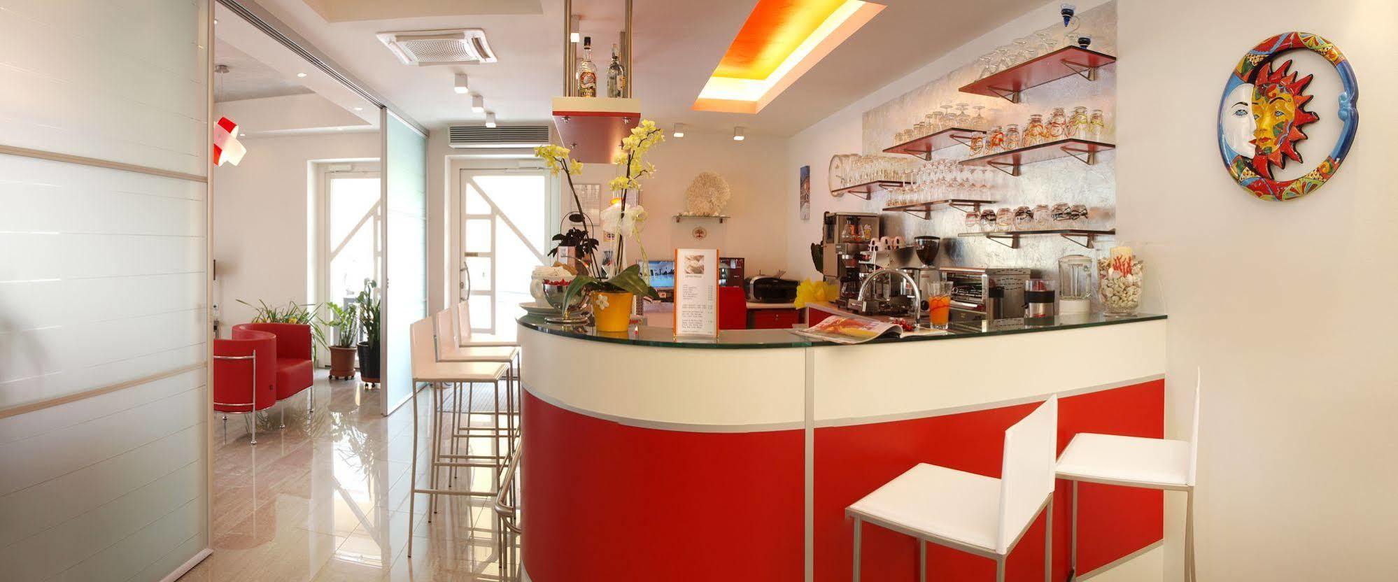טורבולה Hotel Garni Corallo מראה חיצוני תמונה
