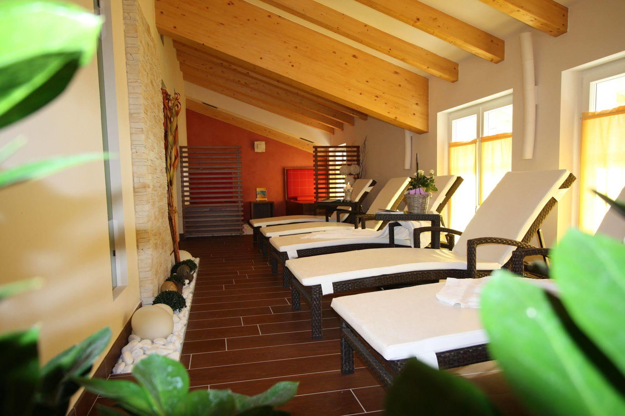 טורבולה Hotel Garni Corallo מראה חיצוני תמונה
