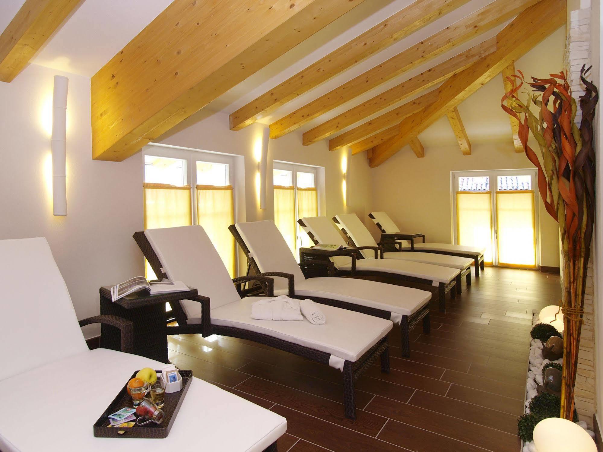 טורבולה Hotel Garni Corallo מראה חיצוני תמונה
