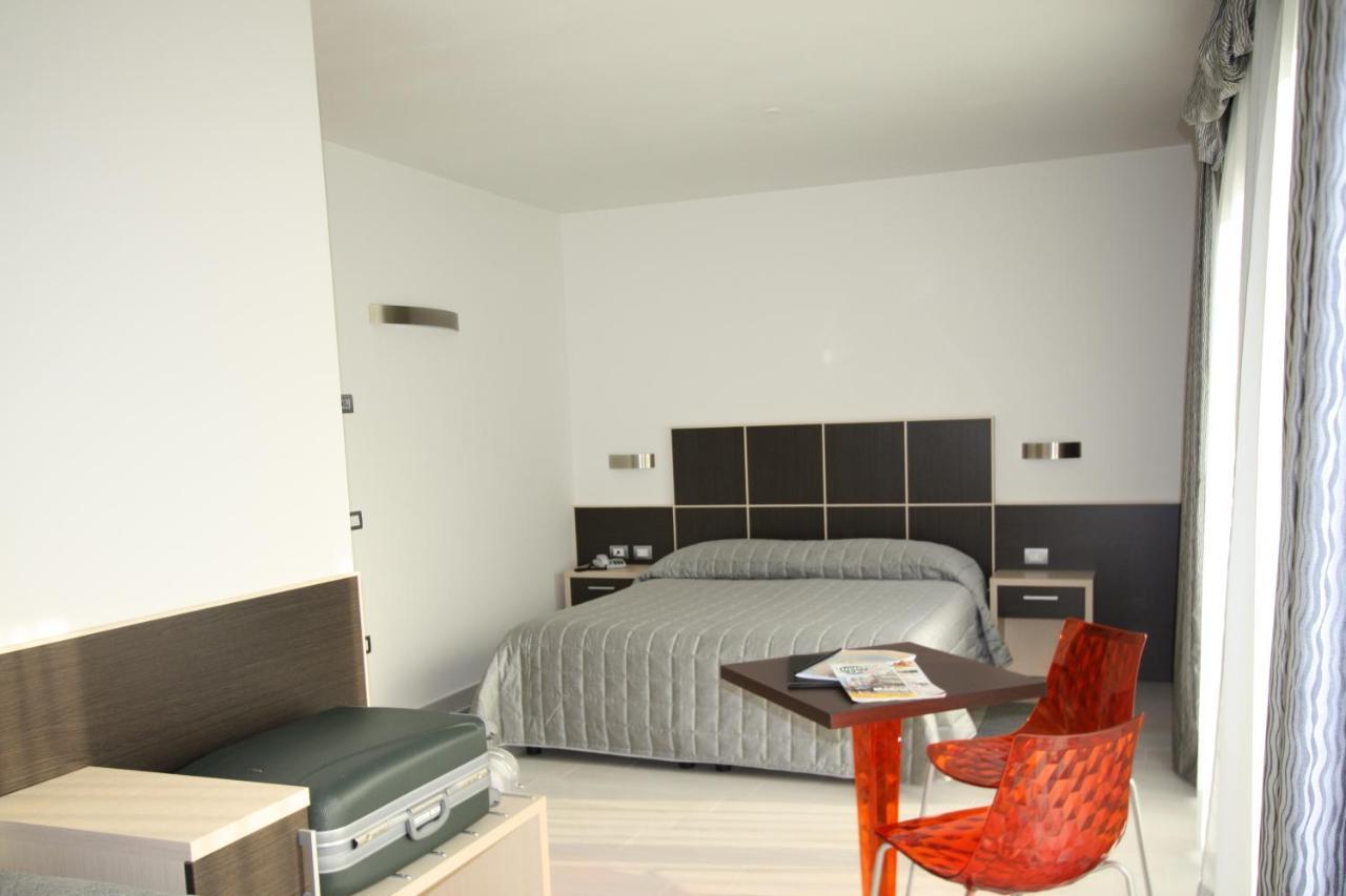 טורבולה Hotel Garni Corallo מראה חיצוני תמונה